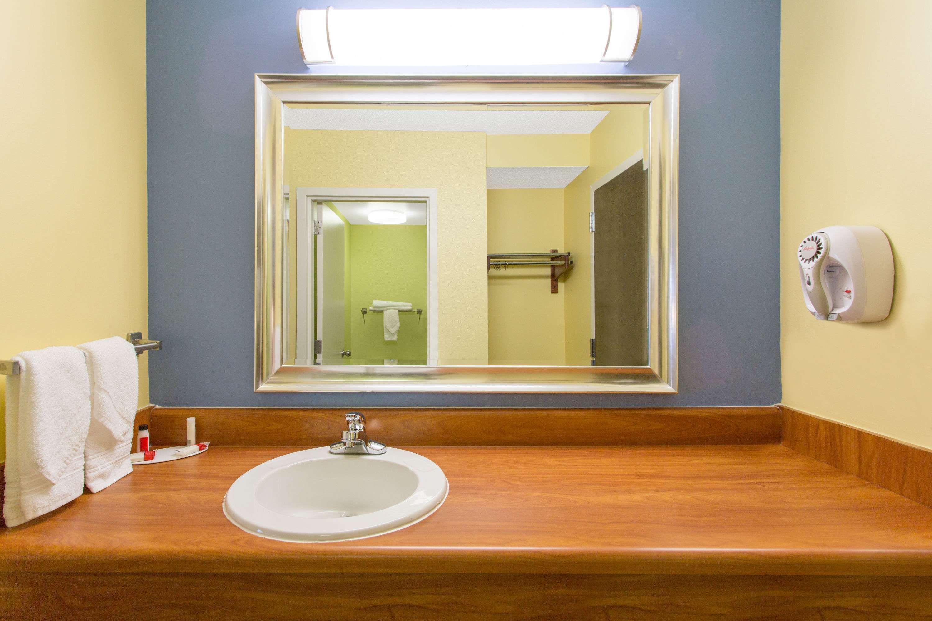 Days Inn By Wyndham Raleigh-Airport-Research Triangle Park Morrisville Ngoại thất bức ảnh